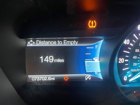 Used 2020 Ford Fusion SE FWD image 9