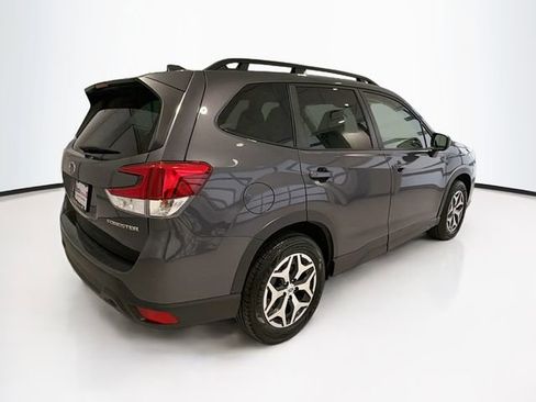 Used 2023 Subaru Forester Premium AWD/4WD image 6