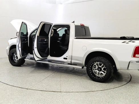 Used 2015 RAM 1500 Laramie w/ Convenience Group AWD/4WD image 11