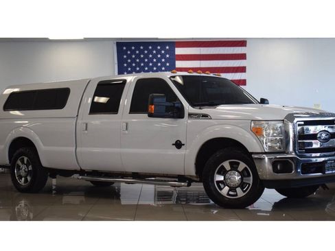 Used 2011 Ford F250 Lariat w/ Lariat Interior Pkg RWD image 1