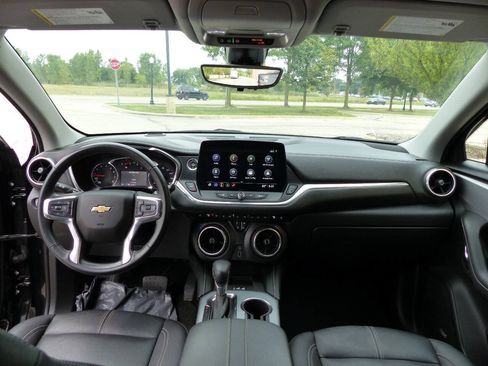 Used 2023 Chevrolet Blazer LT w/ Sound & Technology Package FWD image 44
