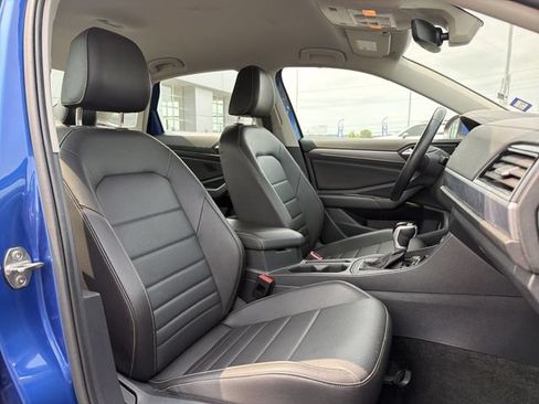 Used 2024 Volkswagen Jetta SE FWD image 28