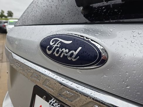 Used 2017 Ford Explorer XLT image 25