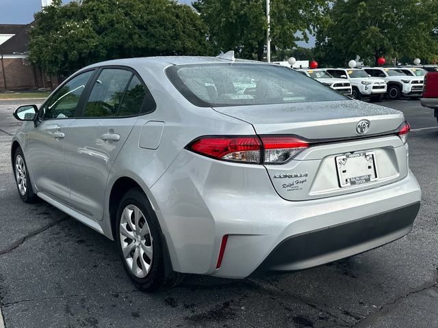 Used 2026 Toyota Corolla LE FWD image 5