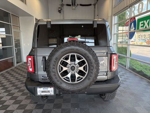 Used 2025 Ford Bronco Badlands image 5