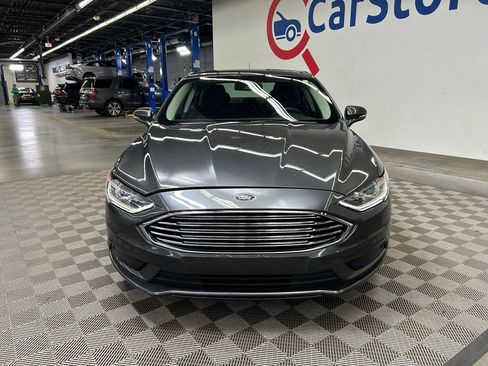Used 2018 Ford Fusion SE FWD image 4
