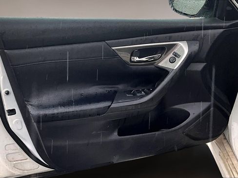 Used 2015 Nissan Altima 2.5 SL w/ Technology Package image 16
