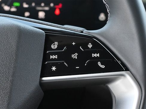 Certified 2025 Audi Q5 Premium w/ Convenience Package image 8