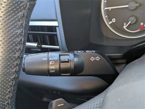 Used 2023 Mitsubishi Outlander SE image 31