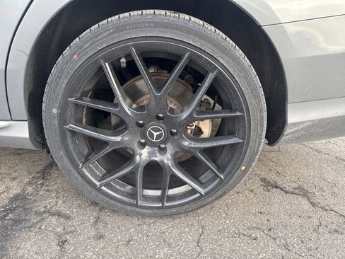 Used 2016 Mercedes-Benz C 300 4MATIC Sedan image 4