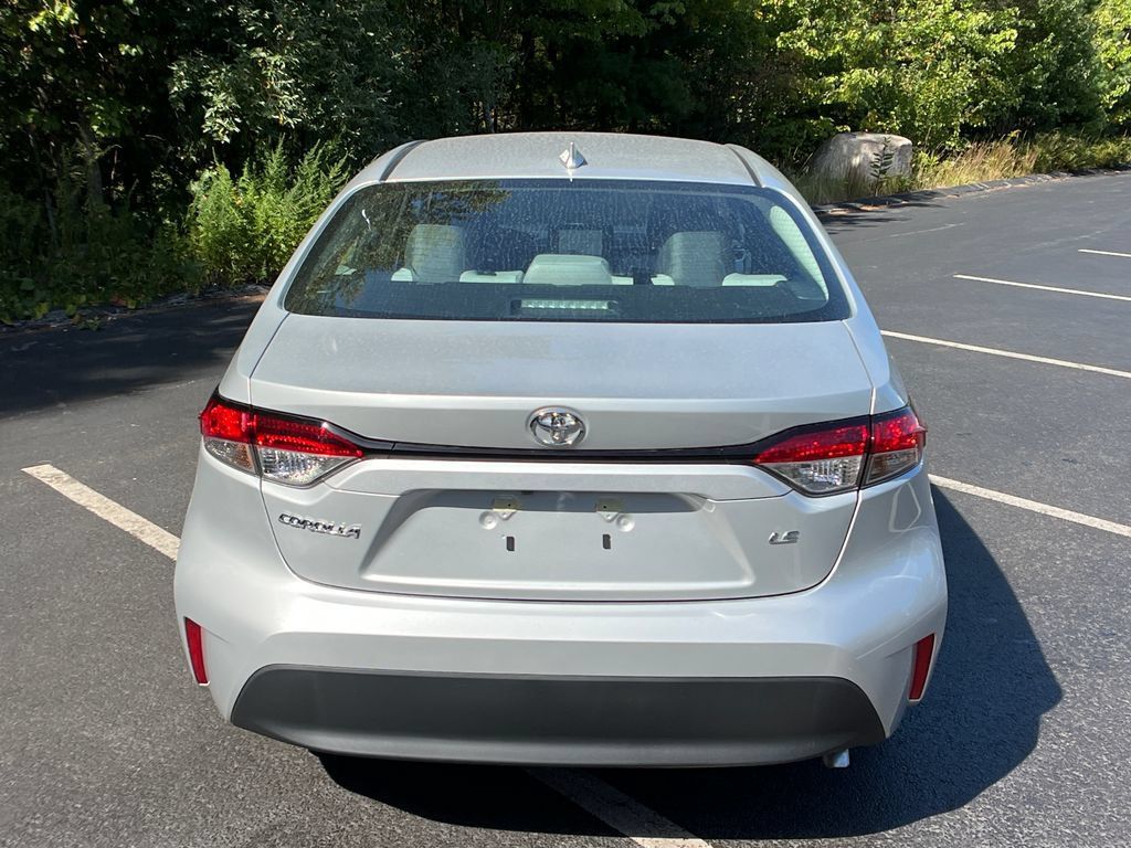 New 2026 Toyota Corolla LE w/ LE Premium Package FWD image 4