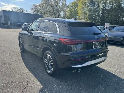 Used 2025 Audi Q5 Premium w/ Convenience Package image 7