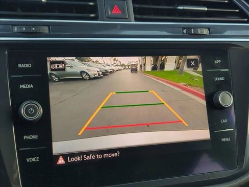 Certified 2022 Volkswagen Tiguan SE R-Line image 14