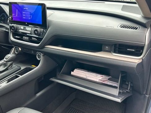 Used 2025 Toyota Grand Highlander AWD Hybrid image 25