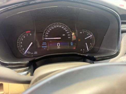 Used 2017 Cadillac XT5 FWD image 16