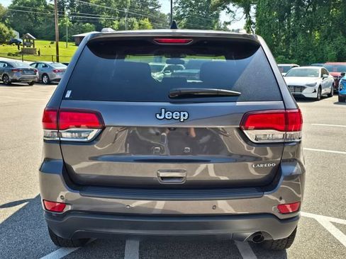 Used 2020 Jeep Grand Cherokee Laredo RWD image 4