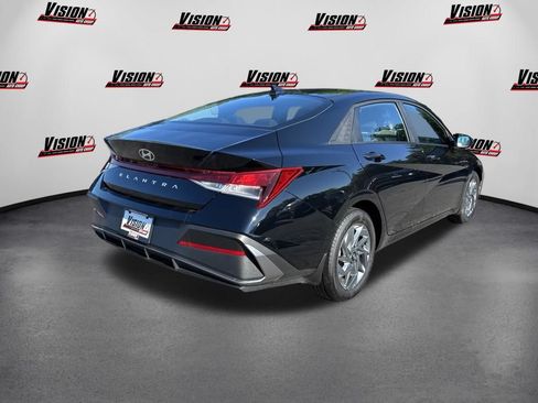 Used 2024 Hyundai Elantra SEL FWD image 5