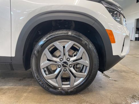 Certified 2024 Kia Seltos S AWD/4WD image 38