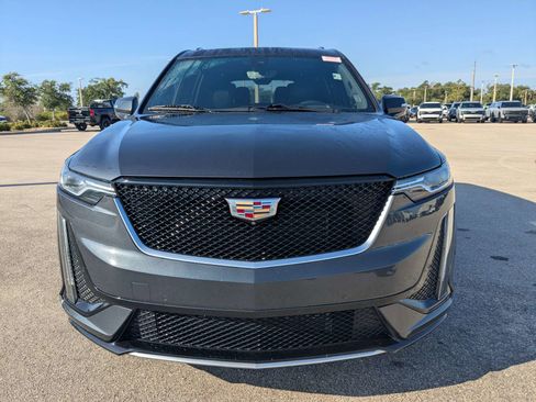 Used 2023 Cadillac XT6 Sport w/ Technology Package AWD/4WD image 3