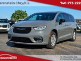 New 2025 Chrysler Pacifica Select image 3