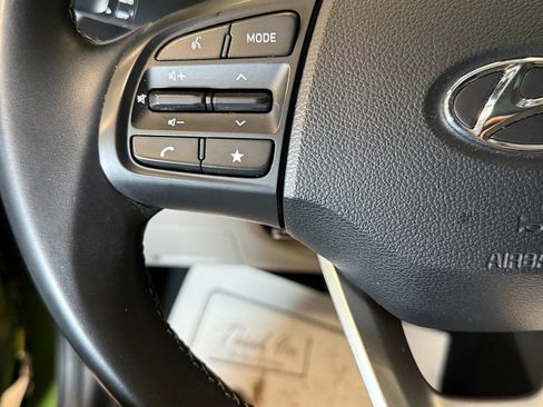 Used 2023 Hyundai Venue SEL image 9