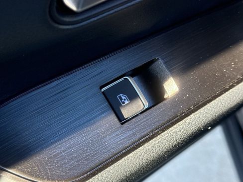 New 2026 Nissan Kicks SR image 29