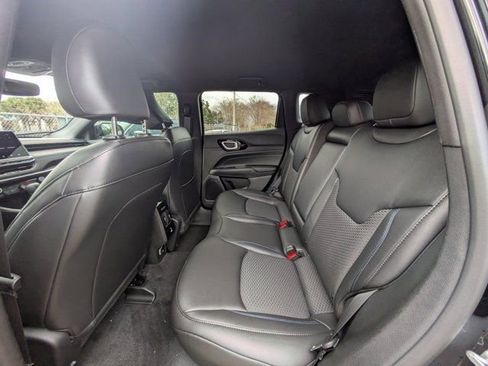 New 2026 Jeep Compass Latitude image 12