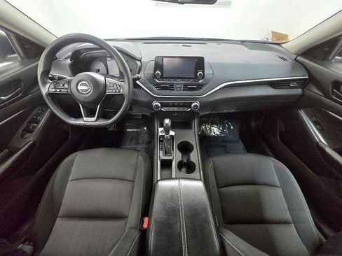 Used 2024 Nissan Altima 2.5 S FWD image 13
