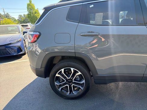 Used 2023 Jeep Compass Limited AWD/4WD image 4