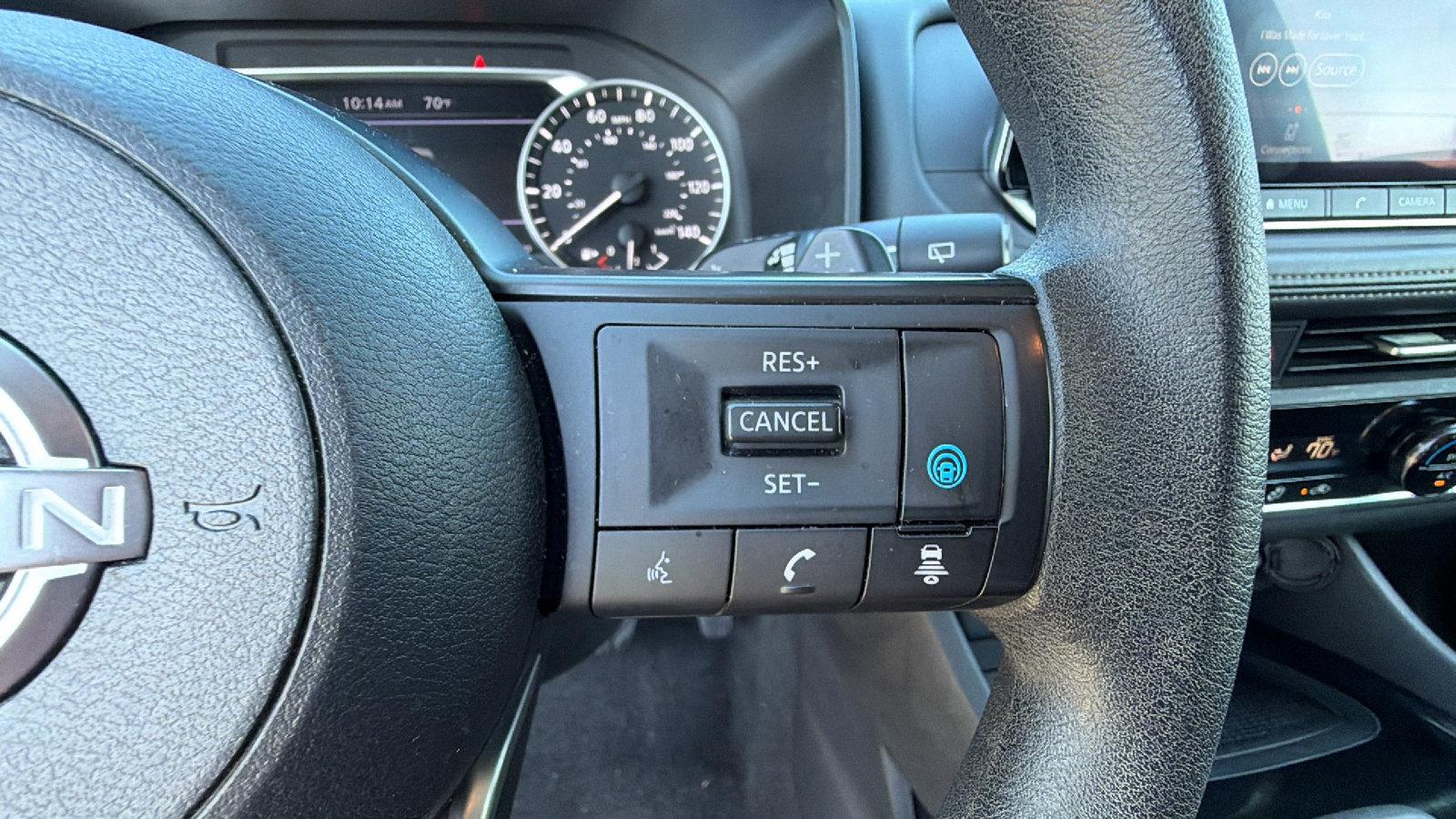 Used 2024 Nissan Rogue SV AWD/4WD image 27