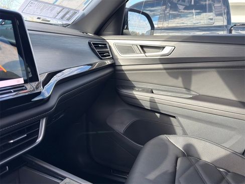 New 2026 Volkswagen Atlas Cross Sport SE image 24