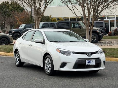 Used 2015 Toyota Corolla LE image 1