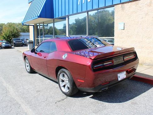 Used 2021 Dodge Challenger SXT w/ Driver Convenience Group image 6