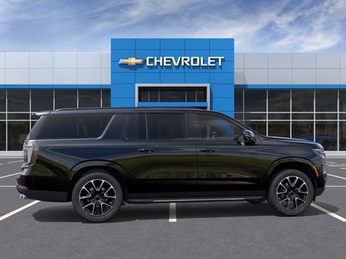 New 2026 Chevrolet Suburban RST w/ Comfort Package AWD/4WD image 5