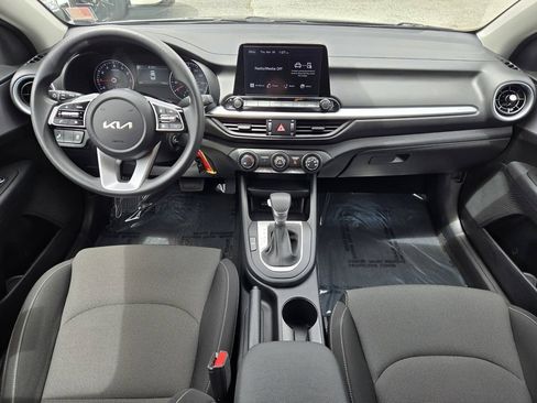 Used 2024 Kia Forte LXS w/ LXS Technology Package FWD image 13