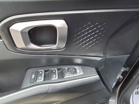 Used 2021 Kia Sorento S image 10