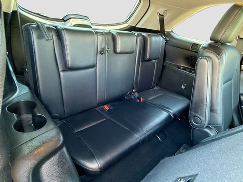 Used 2017 Toyota Highlander Limited image 21