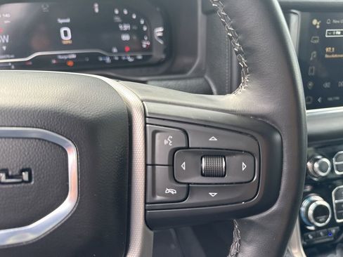 Used 2024 GMC Yukon XL Denali image 16