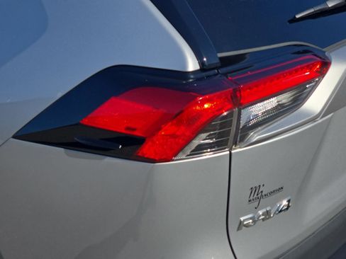 Used 2020 Toyota RAV4 XLE w/ Convenience Package AWD/4WD image 36