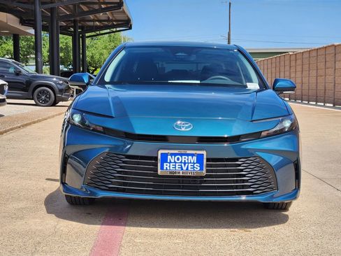 Used 2026 Toyota Camry LE w/ Convenience Package FWD image 2