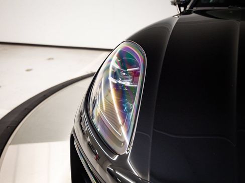 Certified 2024 Porsche Macan AWD/4WD image 13