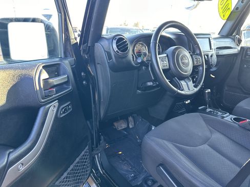 Used 2018 Jeep Wrangler Unlimited Sport S image 14