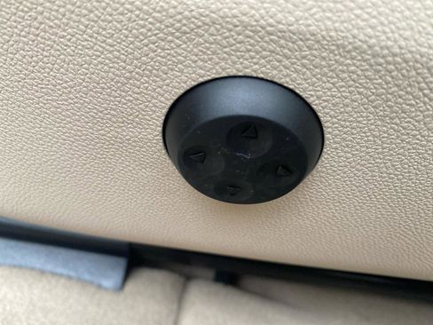 Used 2016 Mercedes-Benz E 350 4MATIC Sedan image 30