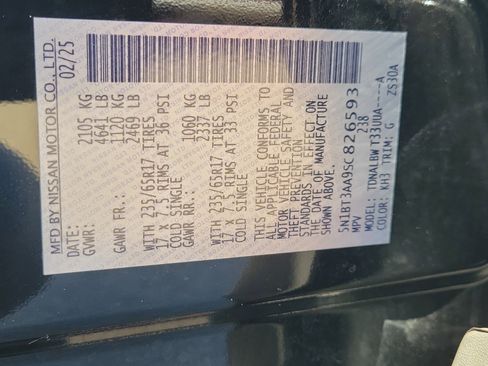 Used 2025 Nissan Rogue S image 33