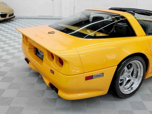 Used 1991 Chevrolet Corvette ZR-1 image 38