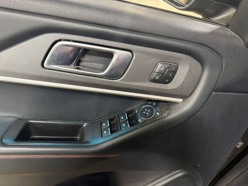 Used 2025 Ford Explorer ST-Line w/ Premium Package RWD image 16