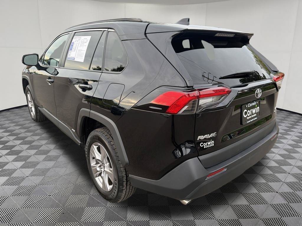 Used 2025 Toyota RAV4 LE AWD/4WD image 5