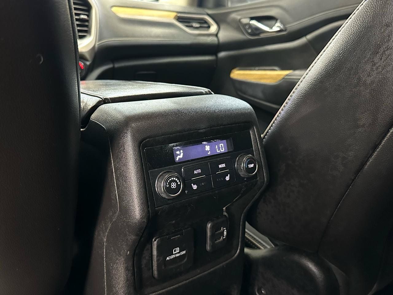 Used 2019 GMC Acadia Denali w/ Technology Package FWD image 16