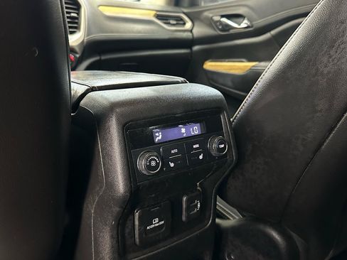 Used 2019 GMC Acadia Denali w/ Technology Package FWD image 16