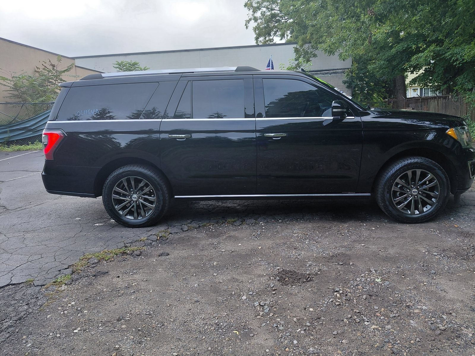 Used 2019 Ford Expedition Max Limited w/ Equipment Group 301A AWD/4WD image 39